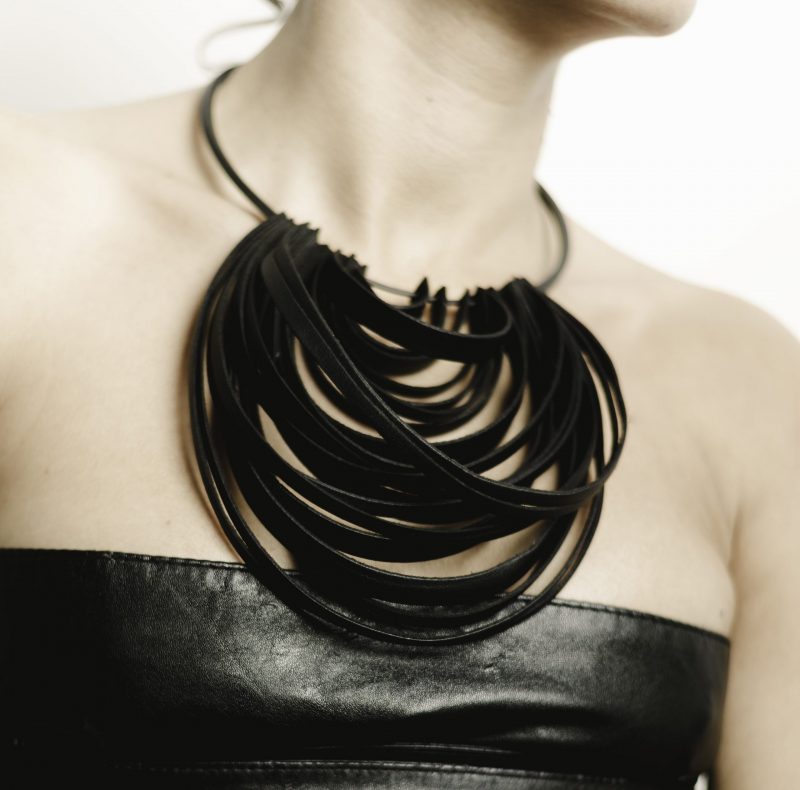 Leather short necklace